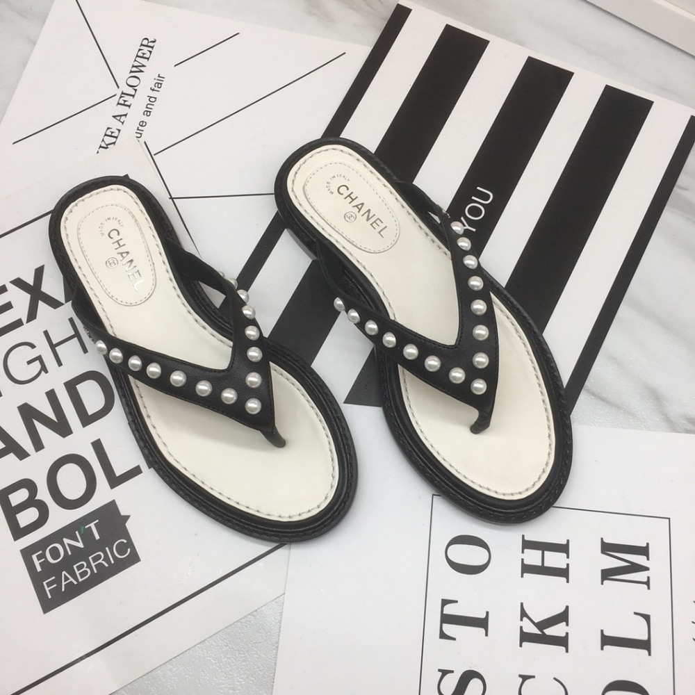 CHANAL SLIPPERS